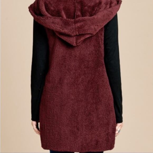 π Soft Faux Fur Hooded Vest W/ Pockets In Wine - Sz Medium π - Picture 5 of 7